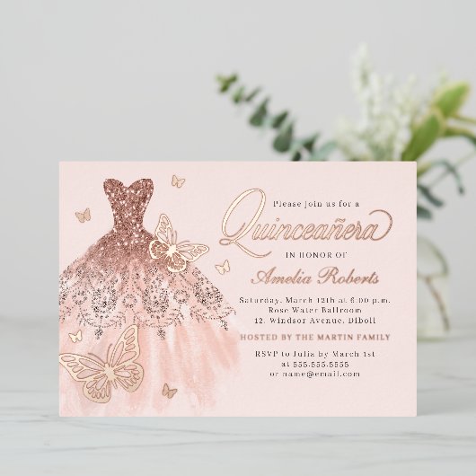 Elegante Roos gouden vlinderjurk Quinceanera Folie Uitnodiging (Staand Voorkant)