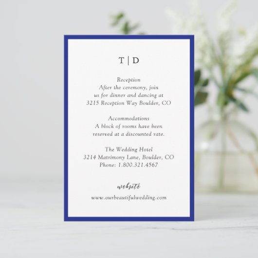 Elegante Royal Blue Monogram Moderne bruiloft Informatiekaartje (Staand voorkant)