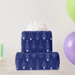 Elegante Royal Blue White Christmas Pine Tree Cadeaupapier<br><div class="desc">Een eenvoudig,  elegant kerstboompatroon voor feestelijke cadeauverpakking.</div>
