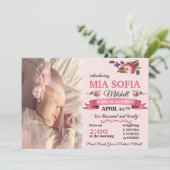 Elegante roze bloemen geboorte aankondiging (Staand voorkant)