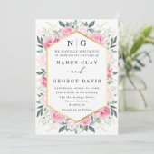 Elegante Roze Bloemen Goud Bladeren Monogram Huwel Kaart (Staand voorkant)