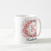 Elegante Roze Bloemen Waterverf Monogram Naam Koffiemok (Voorkant rechts)