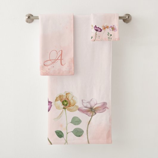 Elegante Roze Bloemige Monogram Bad Handdoek (Insitu)