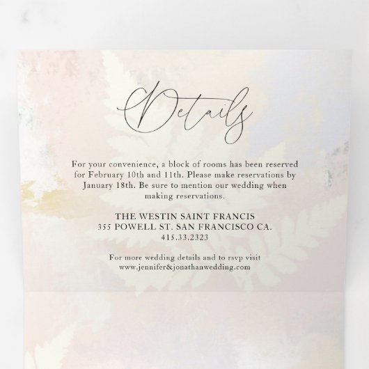 Elegante Roze Bloemige Trouw  Drieluik Uitnodiging (Binnenzijde eerst)