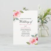 Elegante roze bloemige trouwuitnodiging kaart (Staand voorkant)