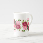 Elegante Roze Camelia's Bone China Mok (Voorkant rechts)