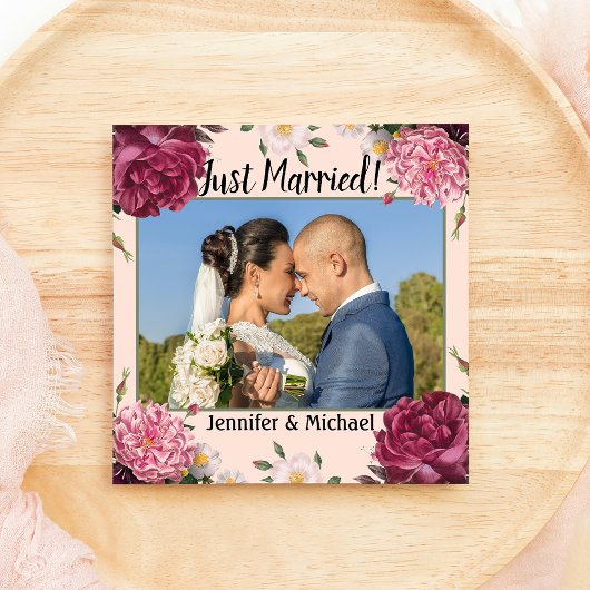 Elegante roze en bordeauxrode trouwkaart feestdagenkaart