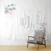 Elegante Roze en Groene Eucalyptus Wandkleed (In Situ (horizontaal))