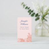 Elegante roze en marineblauwe bloemencode QR-code Visitekaartje (Staand voorkant)