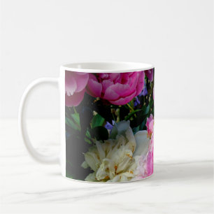 Elegante roze en witte pioenrozen bloemenfoto koffiemok