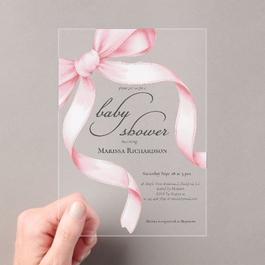 Elegante Roze Flirtende Strik Meisje Baby Shower Acryl Uitnodigingen (Insitu (Draagbaar))