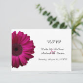 Elegante Roze Gerbera Madelief Bruiloft RSVP Kaart (Staand voorkant)