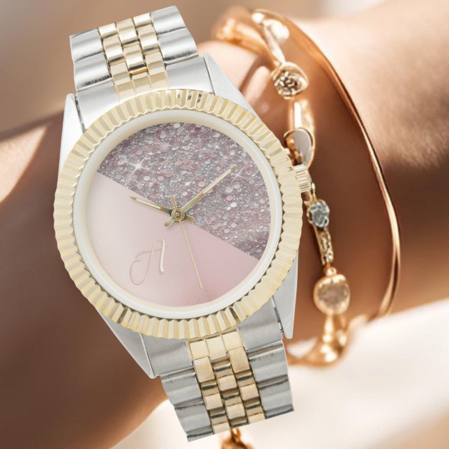 Elegante Roze Gouden Monogram Horloge (Elegant rose gold monogram watch with glitter detail, personalized with your first initial.)