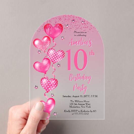 Elegante roze hartballonnen 10e verjaardagsfeest acryl uitnodigingen (Insitu (Draagbaar))