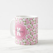 Elegante Roze Hydrangea Bloemen Patroon Monogram Koffiemok (Voorkant links)