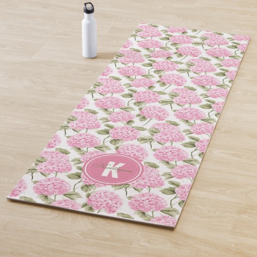 Elegante Roze Hydrangea Bloemen Patroon Monogram Yogamat (In situ)