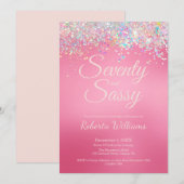 Elegante roze kalligrafie 70e verjaardag uitnodigi kaart (Voorkant / Achterkant)