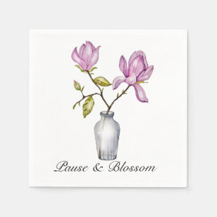 Elegante Roze Magnolia Aquarel in Glazen Vaas Servet