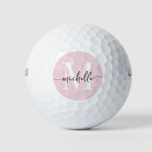 Elegante roze moderne script monogram naam golfballen (Voorkant)