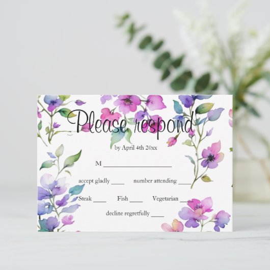 Elegante roze paarse waterverf wilde bloemen RSVP kaartje (Staand voorkant)