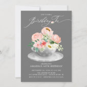 Elegante roze pioenrozen bloemenverjaardagsthee kaart (Voorkant)