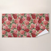 Elegante Roze Rode Bloemen op Roze Rose Goud Badhanddoek (Badhanddoek)
