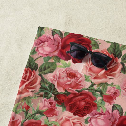  Elegante Roze Rode Bloemen op Roze Rose Goud Strandlaken (In situ)