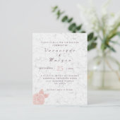 Elegante roze roos folie marmeren huwelijksuitnodi briefkaart (Staand voorkant)