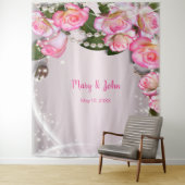 Elegante Roze Rozen en Parels Trouwachtergrond Wandkleed (In situ)