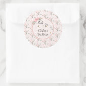Elegante roze rozen met vlinders Baby shower Ronde Sticker (Tas)