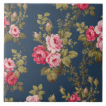 Elegante  Roze Rozen op Blauwe Achtergrond Tegeltje<br><div class="desc">Prachtige sprays van elegante romantische roze rozen en weelderig groen gebladerte op donkerblauwe achtergrond. Patroon is naadloos en kan omhoog of omlaag worden vergroot of verkleind met behulp van de schaal   en - knoppen in het ontwerpgereedschap.</div>