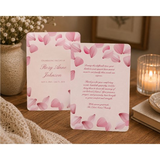 Elegante Roze Rozenblaadjes Funeral Bedankkaart