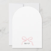 Elegante Roze Strik Monogram Boog Bruiloft Kaart (Achterkant)