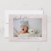 Elegante Roze Textuur Script Baby Geboorte Twee Fo Bedankkaart (Voorkant)