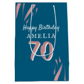 Elegante Roze Waterverf 70ste Gelukkige Verjaardag Medium Cadeauzakje (Achterkant)