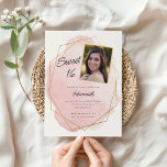 Elegante Roze Waterverf Sweet 16 Foto Verjaardag Kaart<br><div class="desc">Dit moderne ontwerp is voorzien van een scriptkop en uw aangepaste tekst op een waterverf splash geschetst in een gouden geometrisch gevormd lijst. Gebruik het sjabloon formulier om jouw tekst toe te voegen. Met de geavanceerde bewerkingsmenu's, die u via de ontwerptool kunt openen, kunt u de lettertypen en lay-out wijzigen....</div>