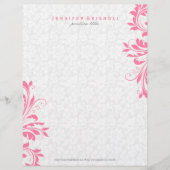 Elegante roze wervelingen op witte damast persoonlijk briefhoofd (Voorkant)