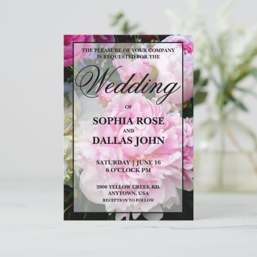 Elegante roze witte bloemenpioen bruiloft kaart (Staand voorkant)