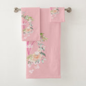 Elegante Rozen Bloem Roze Script Monogram Bad Handdoek (Insitu)