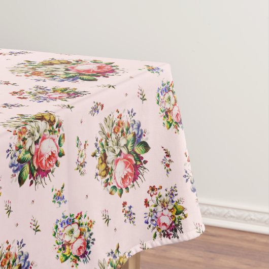 Elegante  Rozen Bloemenpatroon op Roze Tafelkleed (Voorbeeld)