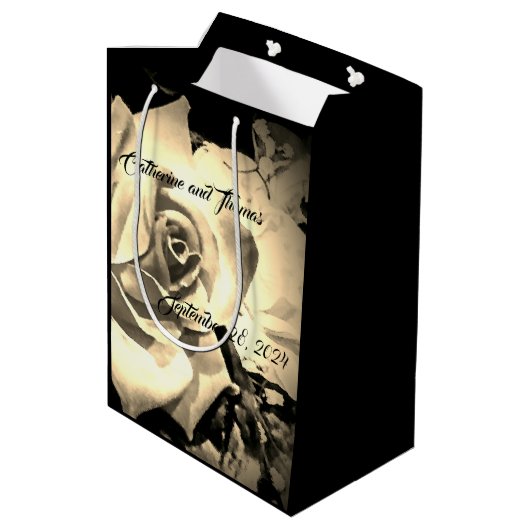 Elegante rozen met monogram medium cadeauzakje (Achterkant Gekanteld)