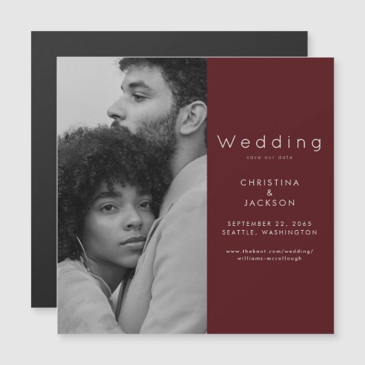 Elegante Ruby Red Couple Foto Sla de datum op Magnetische Uitnodiging (Voorkant / Achterkant)
