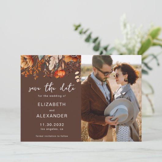 Elegante rustieke herfstbloem bruine trouwfoto save the date (Staand voorkant)