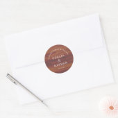Elegante Rustieke Houtstructuur Gebogen Huwelijk Ronde Sticker (Envelop)