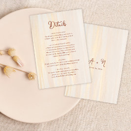 Elegante rustieke terracotta & gouden monogram bru informatiekaartje