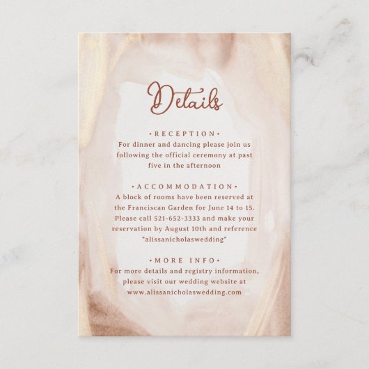 Elegante rustieke terracotta gouden monogram bruil informatiekaartje (Voorkant)