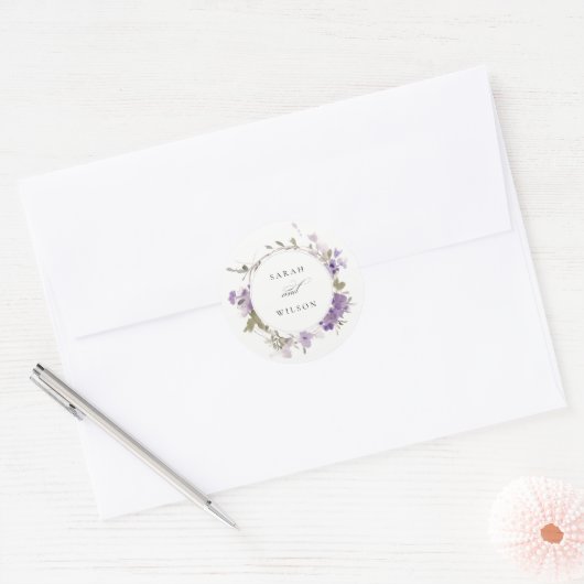 Elegante rustieke weide Lila bloemenkrans bruiloft Ronde Sticker (Envelop)