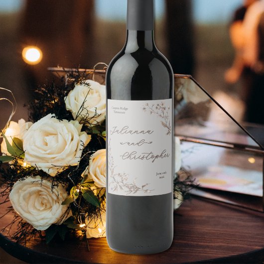 Elegante Rustieke Wilde Bloemen Script Zilver Wijn Etiket