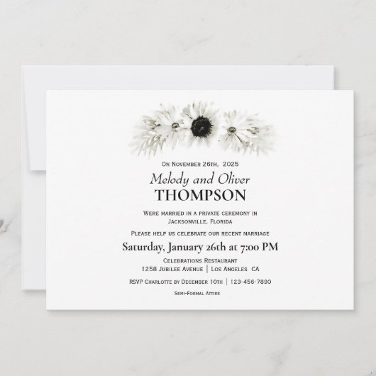 Elegante Rustieke Zwarte en Witte Bloemige Trouwfo Kaart (Voorkant)