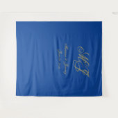 Elegante Saffier Blauw Goud Script Monogram bruilo Wandkleed (Voorkant (horizontaal))